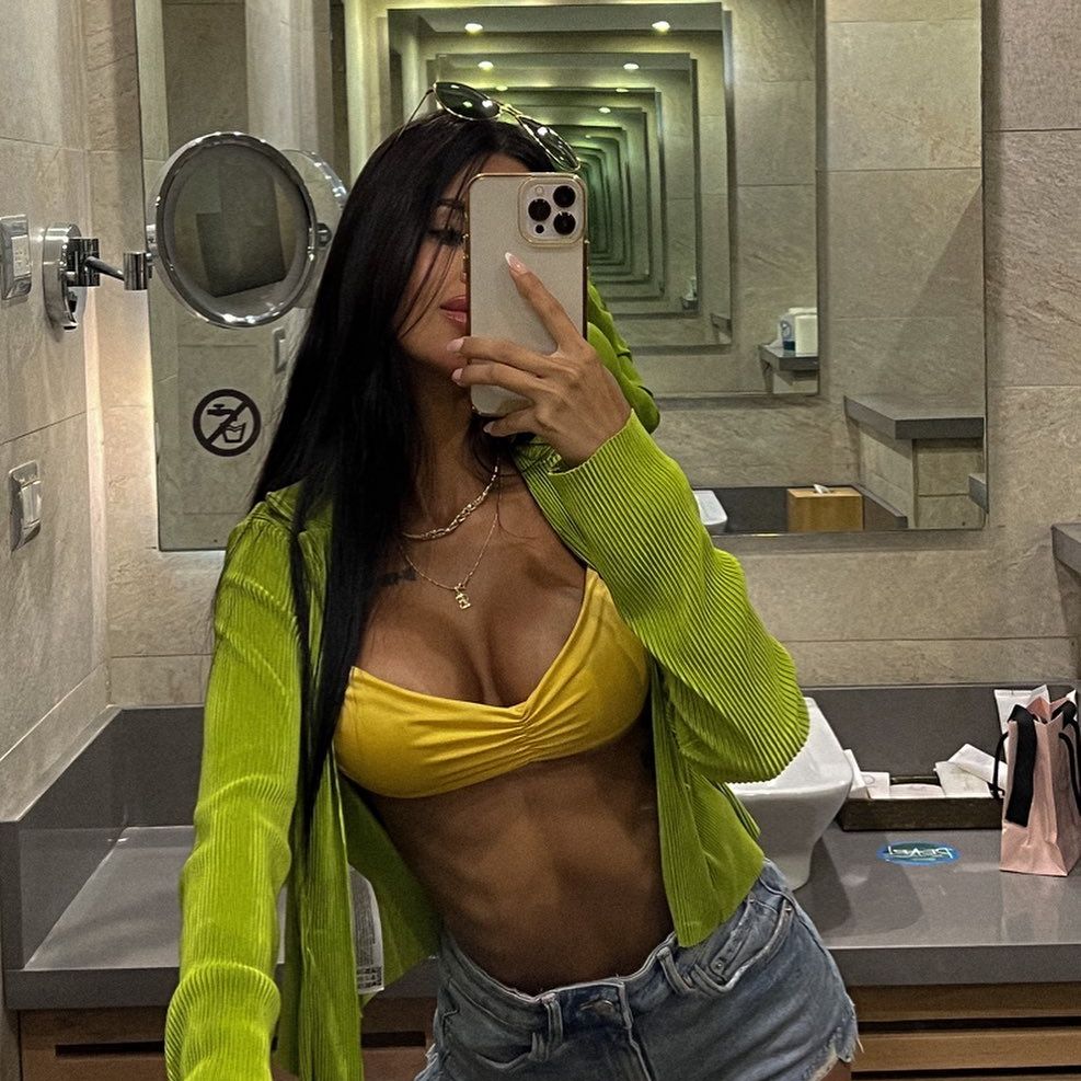 Tikrp19's tweet photo. Who doesn't like a Friday bathroom selfie! 🤩 https://t.co/rFPgoM7BOf