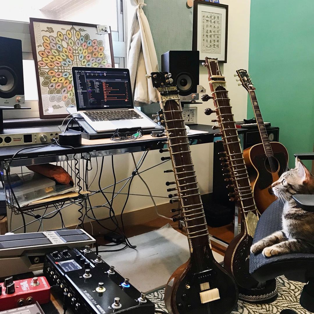 AntelopeAudio's tweet photo. Do you allow your furry friends in your studio? Let us know in the comments🐈
📸: https://t.co/9d7LhFV3PB
#antelopeaudio #audiointerface #discrete4synergycore #audiogear #audiophile #proaudio #recording #recordingstudio #audioproduction #audio #mastering #geargoals #studio #cat https://t.co/PJGEfwbLrt