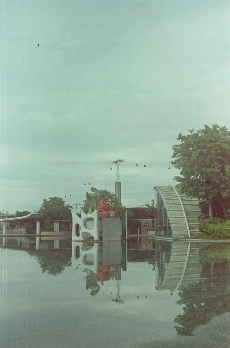 nuo2x2's tweet photo. am I seeing a double 'ere? #filmphotography #filmcamera #toycam #ishootfilm #filmisnotdead #summervibes #rainydays #smena35 #boen #nuo2x2 #nuo2x2toycam https://t.co/g29KlsZoDv