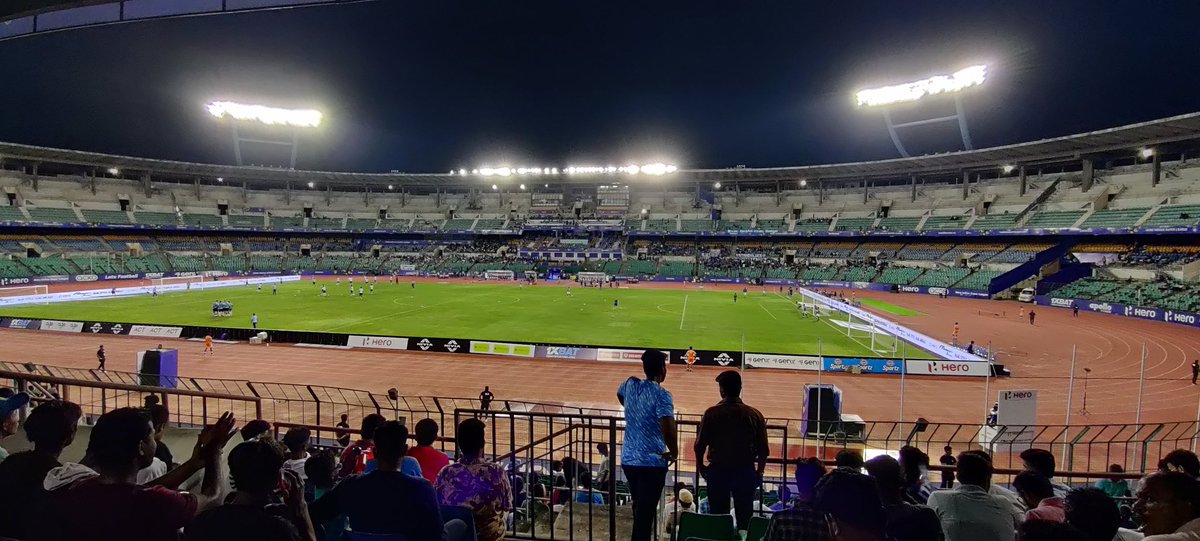 Navaneethan1740's tweet photo. Love 💙

@ChennaiyinFC ♥️

#CFCVSBFC https://t.co/mD87WYn29b