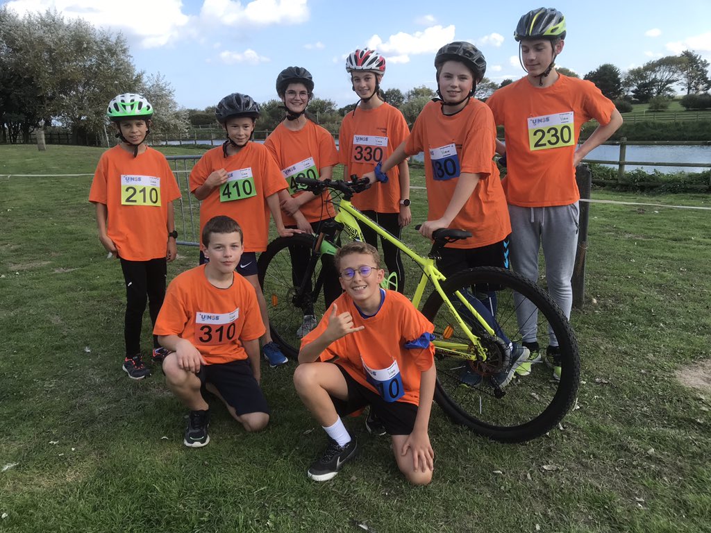 Félicitations aux vététistes de <a href="/AS_Maupas/">AS_Maupas</a> pour leur participation au Run&amp;Bike <a href="/UNSSCalvados/">Unss Calvados</a> de #Courseulles Une première médaille autour du coup de nos benjamins : c’est de bon augure pour la suite !!