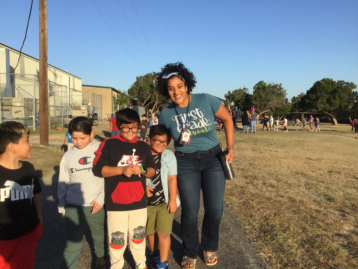 PflugervilleES's tweet photo. September Stride Walk! https://t.co/EHR2PoX5pg