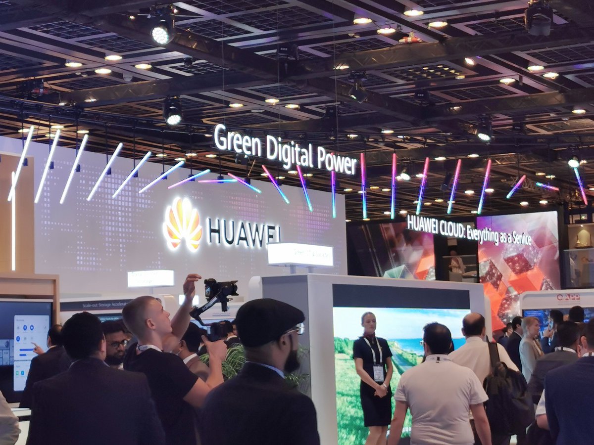 Huawei_StevenYi's tweet photo. Another successful year for #Huawei at #Gitex2022. We showcased latest innovations in 5.5G, reinforced our commitment to digital transformation, presented our determination to support sustainability and achieve carbon-neutral objectives. https://t.co/0glCSa60mC