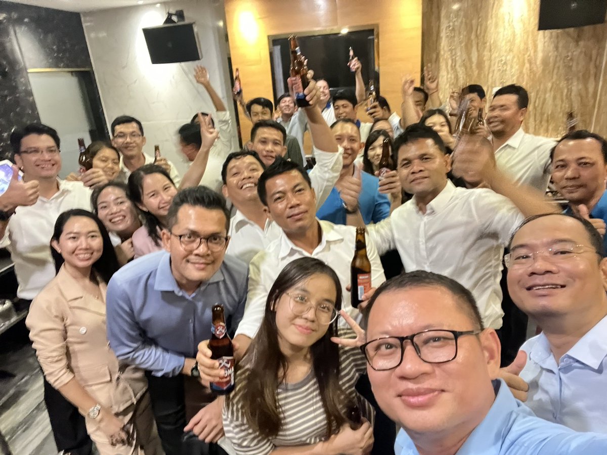 KinalKim's tweet photo. Good leader is the assistant of their subordinates. https://t.co/MxkpQn0jX4