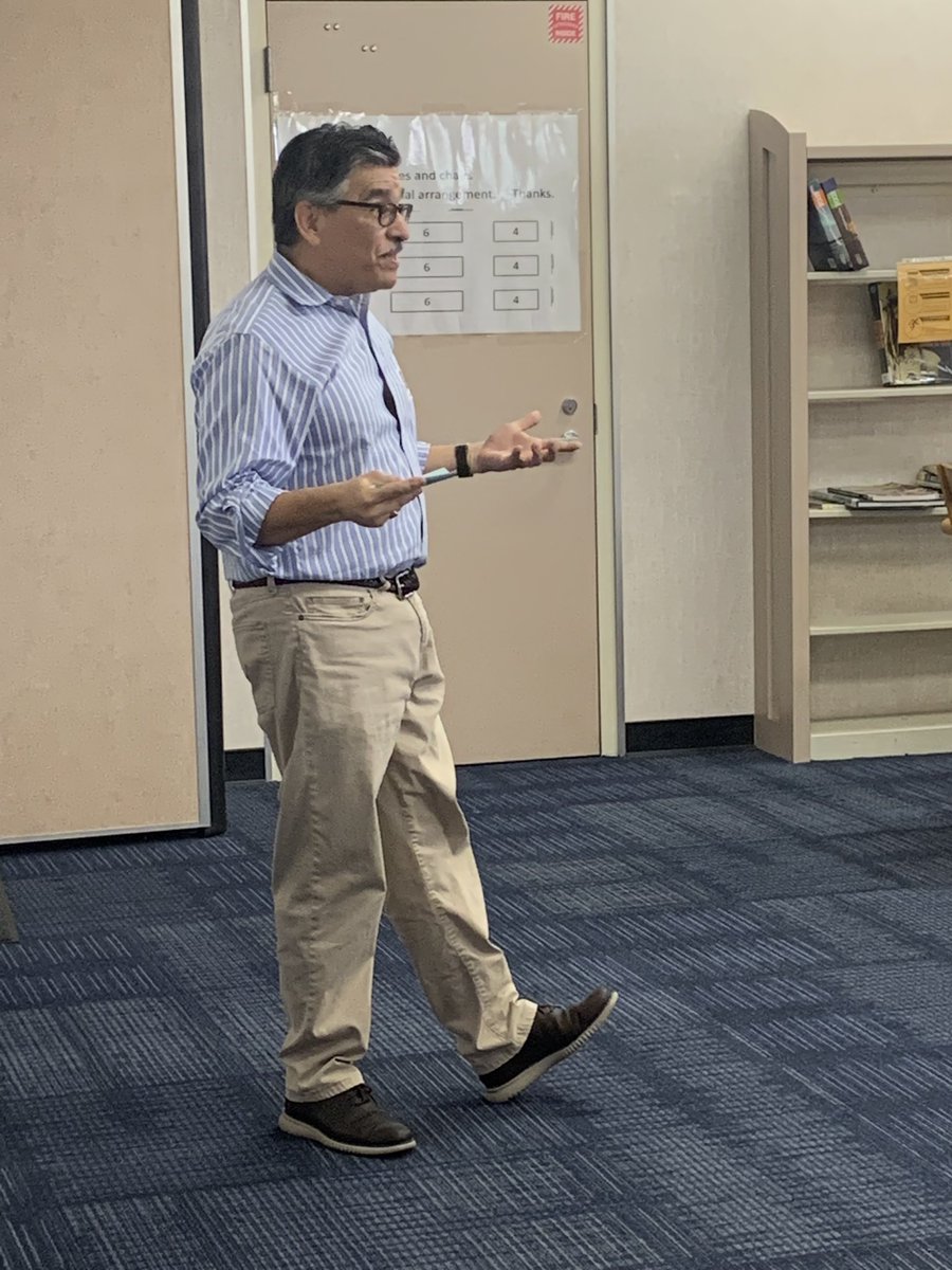 alhambrausd's tweet photo. Inside the #AlhambraHighSchool Library honoring his BoE mom, #DoraPadilla, #AHS alum, beloved @latimes #ColumnOne editor  + sought-after writing coach, @StevePadilla2 gives back to his alma mater 💙 w/his master class in #writingtips for AUSD teachers + students. @Anna_Albaryan https://t.co/BNNiGFTOyx