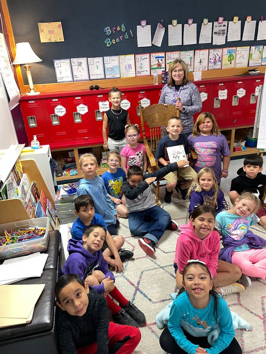 WarnerAlvarado1's tweet photo. Why did the chickens cross the road?  A fun read @LillianElem @vickybrinlee #AlvaradoReads #AlvaradoExcellence https://t.co/EqBz5vbpbY