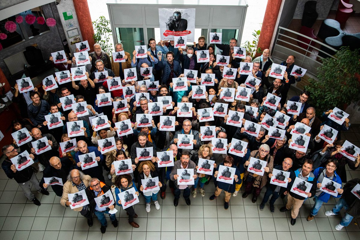 SNJ_national's tweet photo. LIBEREZ OLIVIER DUBOIS !

Les délégués @SNJ_national réunis en congrès ce 14 octobre à Lyon, exigent la libération immédiate de notre confrère et camarade Olivier Dubois, otage depuis plus de 18 mois ✊ 

MOTION votée à l'unanimité 
@FreeOlivierDub1 
(Photo Florent Pommier) https://t.co/gjCjci2ivZ