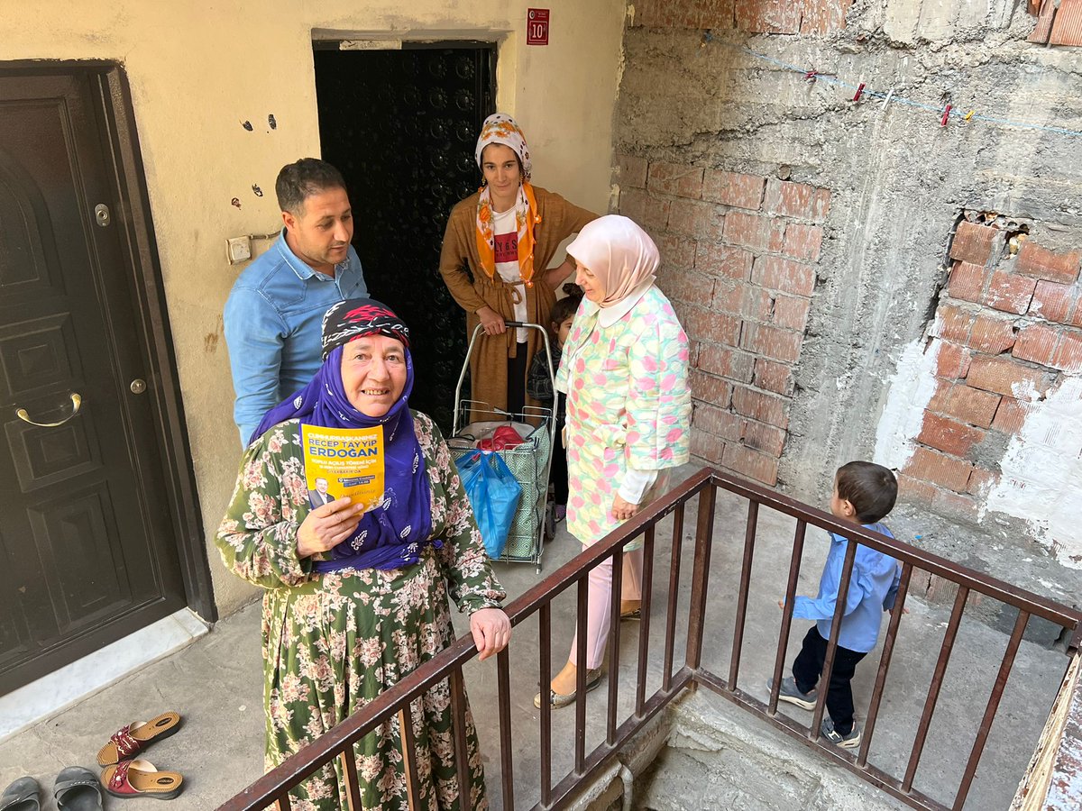 📍Diyarbakır, Kayapınar, Peyas Mahallesi

Mahalle Başkanımız Mülkiye Olgaç ile beraber  vatandaşlarımızı çatkapı ziyaret ederek, Sayın Cumhurbaşkanımızın teşrifleriyle 
düzenlenecek toplu açılış törenine davet ediyoruz. <a href="/AKKADINGM/">AK Parti Kadın Kolları</a> <a href="/Akkadindiyarbkr/">Ak Kadın Diyarbakır</a> #SehirBulusmaları