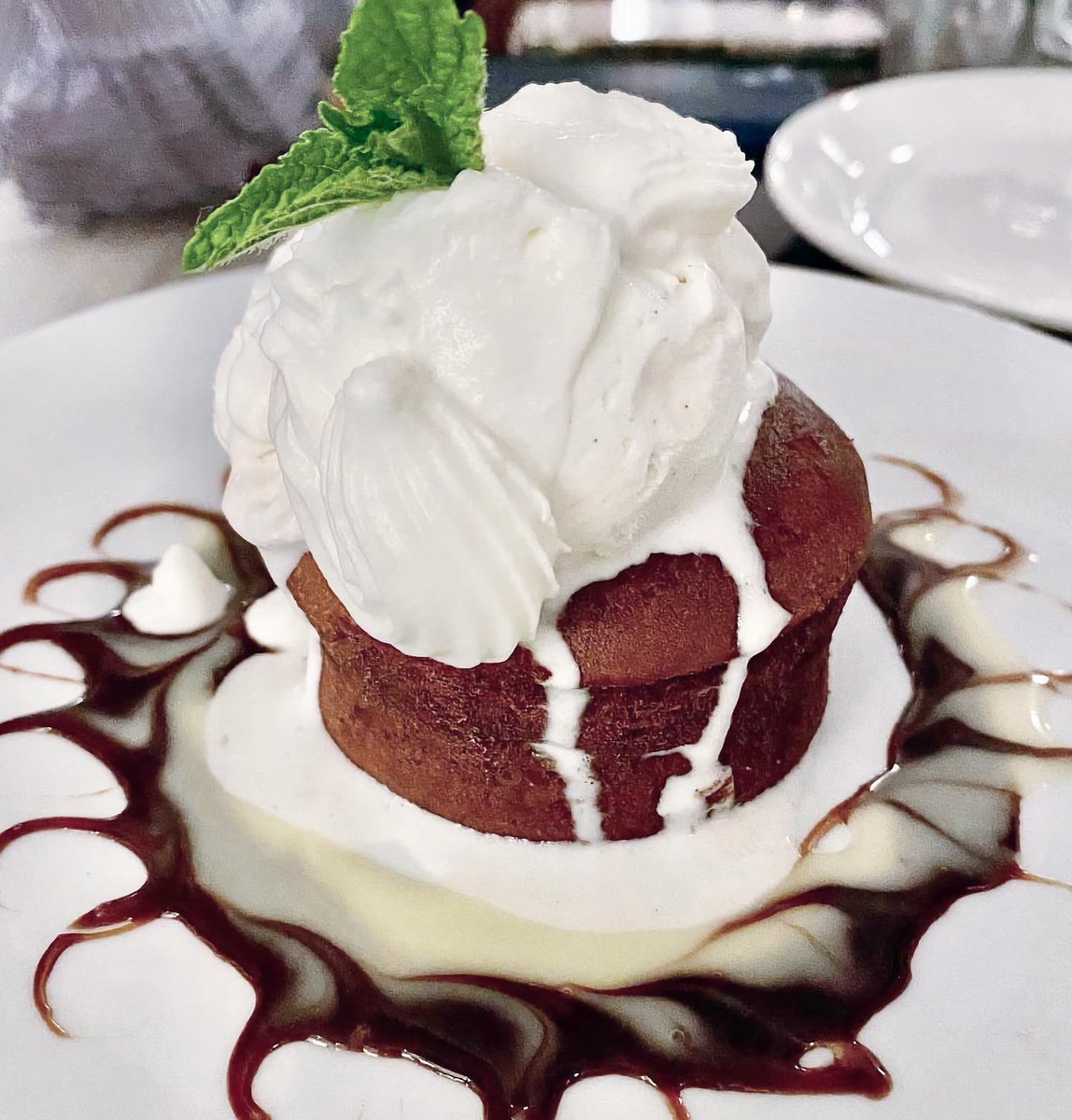 rubysoysterbar's tweet photo. Happy #NationalDessertDay! 🍫🍨 Join us! https://t.co/atUhDnQUWu