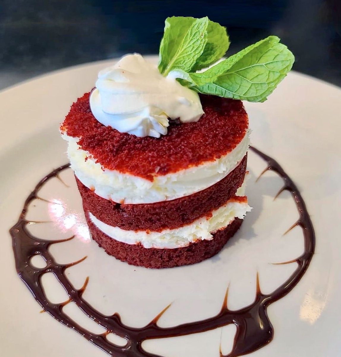 rubysoysterbar's tweet photo. Happy #NationalDessertDay! 🍫🍨 Join us! https://t.co/atUhDnQUWu