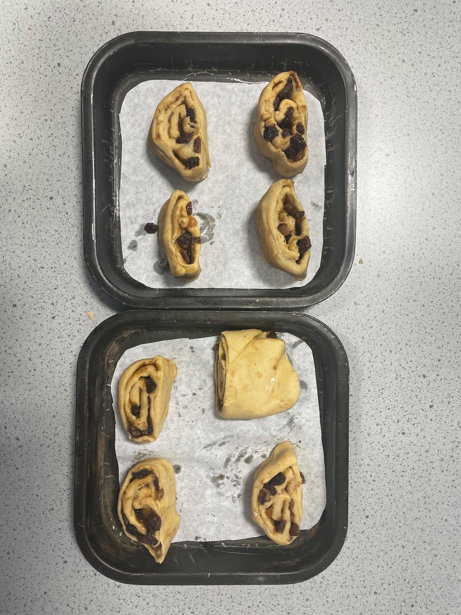 ActToan's tweet photo. Our Year 10 students thoroughly enjoyed creating Chelsea Buns. 😊

#topchef #ChelseaBuns #delicious https://t.co/QAGDh10xBE