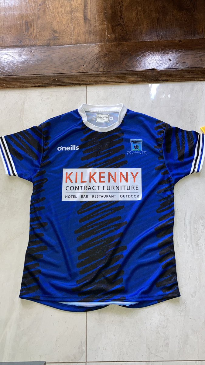 CastlewarrenC's tweet photo. Today the club unveils its new home kit for the 2022/23 season and beyond. 

In association with @ONeills1918 and with thanks to our sponsors, Kilkenny Contract Furniture (https://t.co/Rl3TKoVwYv), the boys will be looking fresh for our upcoming fixtures🔥⚽️

#CCFC https://t.co/ECfpYZQ8tT
