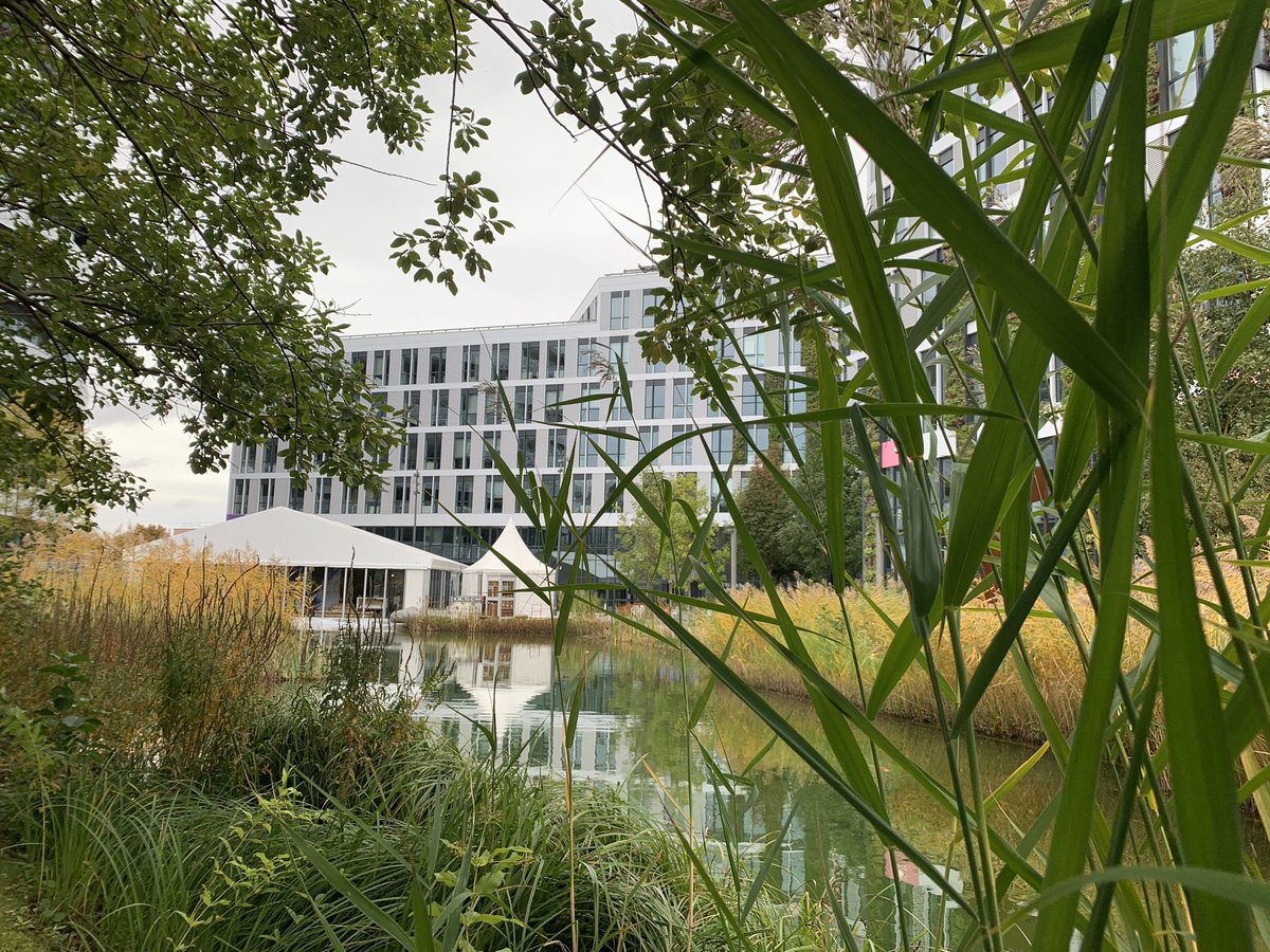 Vous n’êtes pas dans le Metaverse : le Salon de la Recherche et de l’Innovation s’installe pour de vrai dans les jardins d’<a href="/orange/">Orange</a> Innovation à Châtillon, du 19 au 20 octobre ou sur <a href="/Orange_Future/">Hello Future</a> 👍 <a href="/LNBaudouin/">Helene Baudouin</a> <a href="/jborsoni/">Jborsoni ن</a> <a href="/christiane_tran/">Christiane Tran  ✨</a> <a href="/FrankLat66/">pierrot</a> <a href="/sylvie_duho/">sylvie_duho</a>