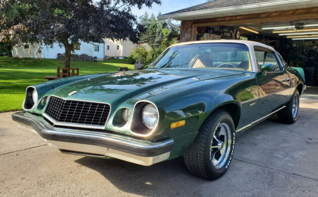 barnfinds's tweet photo. 4-Speed Garage Find: 1976 Chevrolet Camaro -> https://t.co/Ze1o8jFsvZ https://t.co/7gEaHA76MC