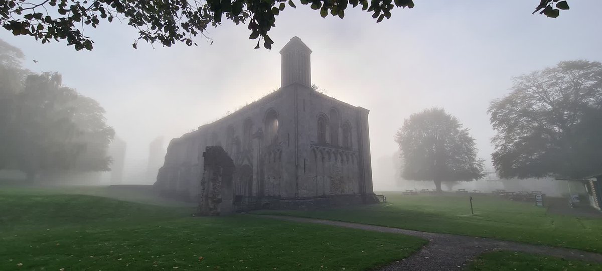 GlastonburyAbbe's tweet photo. We hope you've had a great week!
Photo taken during yesterday's stunning misty start by Adam from our Visitor Experience Team.
#TGIF #Weekend #WeekendVibes #MistsOfAvalon #Misty #Fog #Outdoors #VisitSomerset https://t.co/uN3zJkAmAb