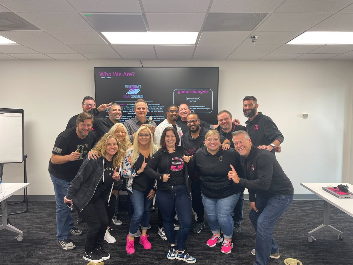 What a great week with some of the best in the business. This team of Game Chagers are all fired up to grow household in SMRA. #gogrowwin <a href="/emilynellf/">Emily Fyne</a> <a href="/MitchClabeaux/">Mitch Clabeaux</a> <a href="/JJJAAAdams/">Jon Adams</a> <a href="/JohnStevens_/">John Stevens</a>