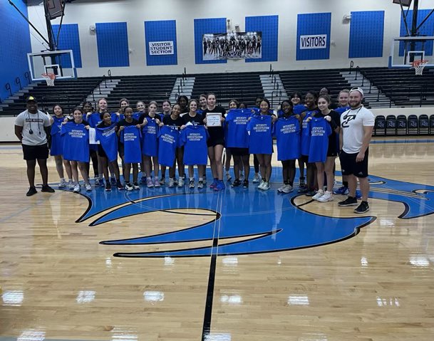 PCnowisthetime's tweet photo. Passion and desire are common, being truly obsessed with your passion and desire is what separates champions from the rest of the pack! 🏆

This group of Bobcats🐾 have what it takes to chase those dreams and desires! 🏀

S/O to our @CareNow 🌟of the year Delaney! https://t.co/bHbFs4ieHh