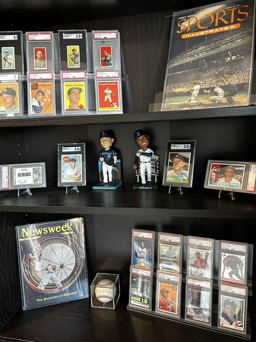 rotoroasters's tweet photo. Card shelf 2.0!  Love switching this up - top is now vintage with modern being lower.  Dabbling in some T206 pieces too.  What does your card shelf look like? https://t.co/7ueUOPAsT6
