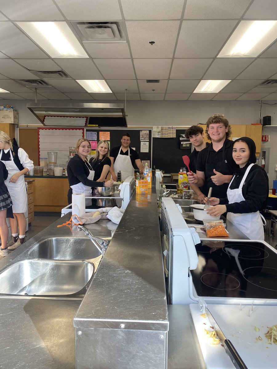 MsCpalmieri's tweet photo. Nutrition and Health students baking up some “Sneaky Veggie Muffins” @STAFlames https://t.co/wppl3Zr4fT