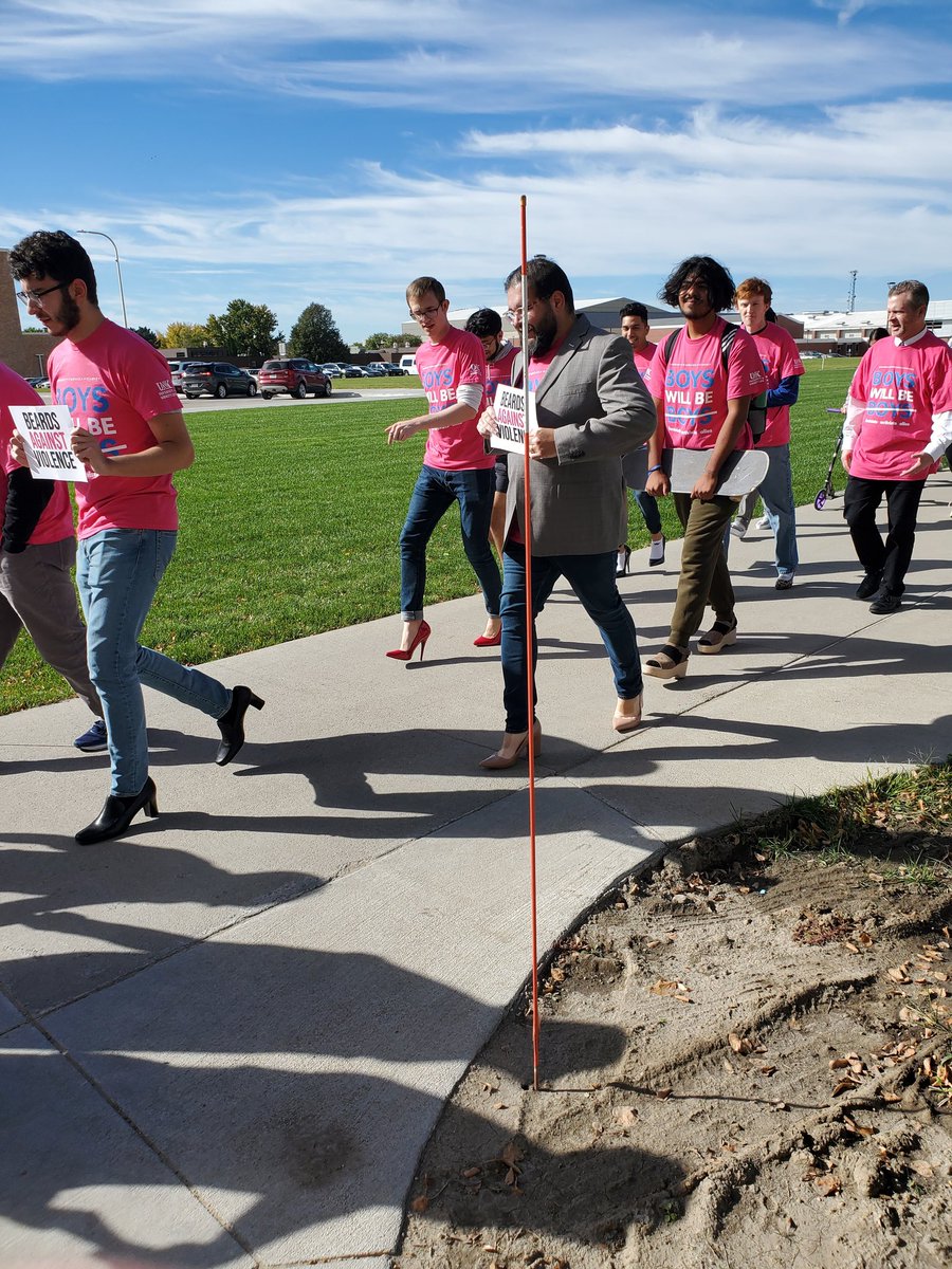 DrErinSweeney's tweet photo. Today's @UNKdailymile is a walk in her shoes! #PrevenrGenderViolence https://t.co/GtVvB2D9lp