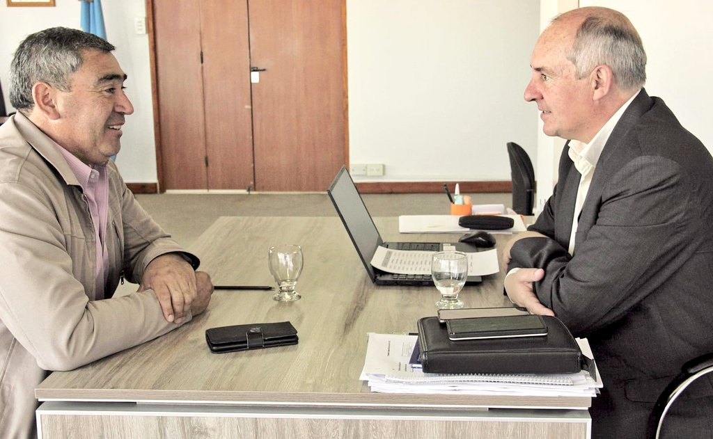 MinSegChubut's tweet image. GOBIERNO DEL CHUBUT 
MINISTERIO DE SEGURIDAD 

El ministro Castro se reunió con el Intendente de Paso del Sapo, Víctor Candia.