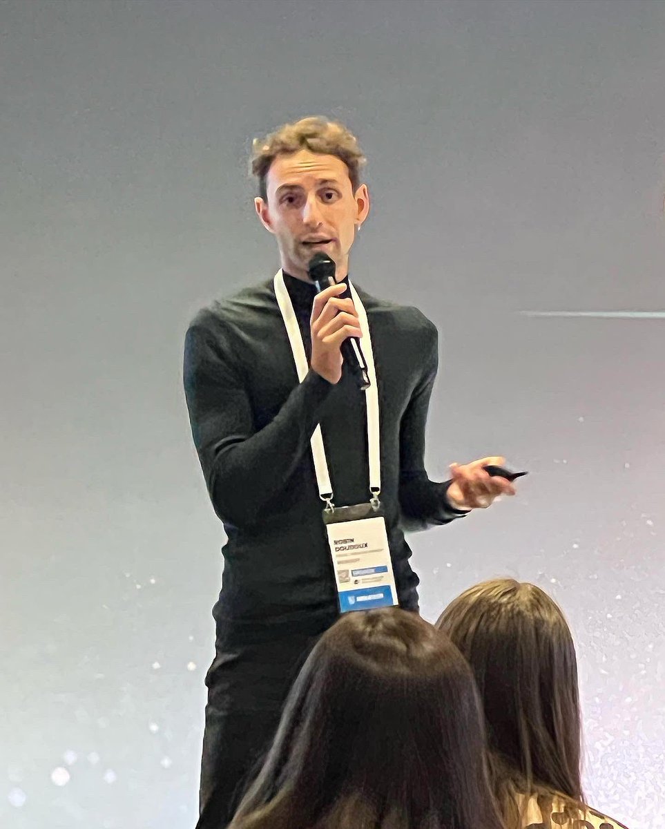 RiseUpAI's tweet photo. What an incredible experience at #UNLEASHworld these last two days 🥳. It
was a pleasure exchanging wit all of you !
Thanks to our speakers, to @UNLEASHgroup for having us, and to everyone who stopped by our stand 🥳
We look forward to seeing you next year 🥳!

#riseup #learning https://t.co/6vahcZaJFE