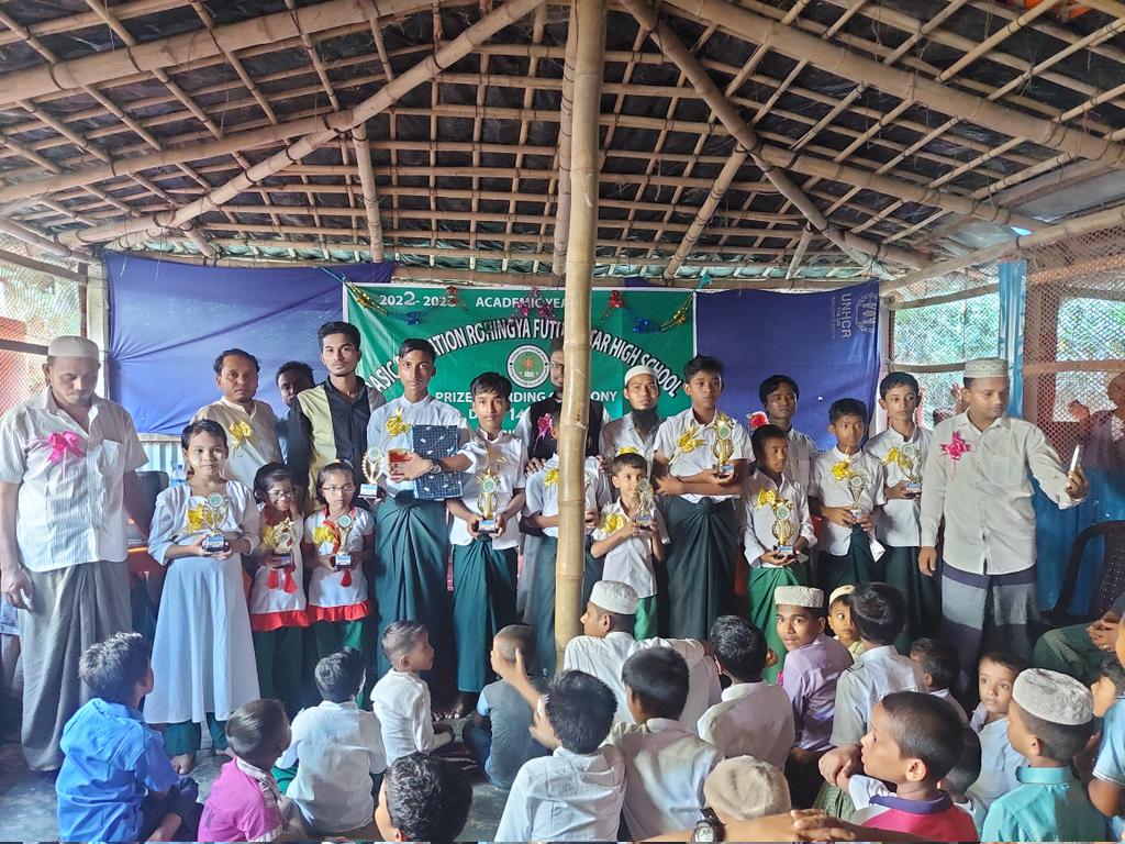 EdiriseMdw's tweet photo. Basic Education Rohingya Future Star High School.
Prize Awarding Ceremony. https://t.co/Tx25Au2m5P