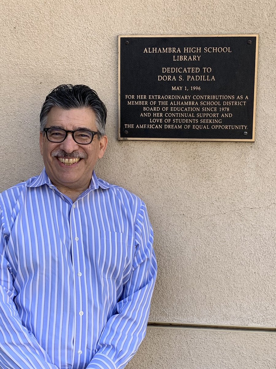 alhambrausd's tweet photo. The #AlhambraLatinoAssociation presents the @StevePadilla2  @latimes #ColumnOne #editor #AUSDAlum #MasterClass #WritersWorkshop for @ALHAMBRAhigh students Monday, October 17
4-5pm in #AHS cafeteria
His signature high energy delivery 🎶 makes it fun learn pro #WritingTips‼️ https://t.co/TdPvrAM4uR