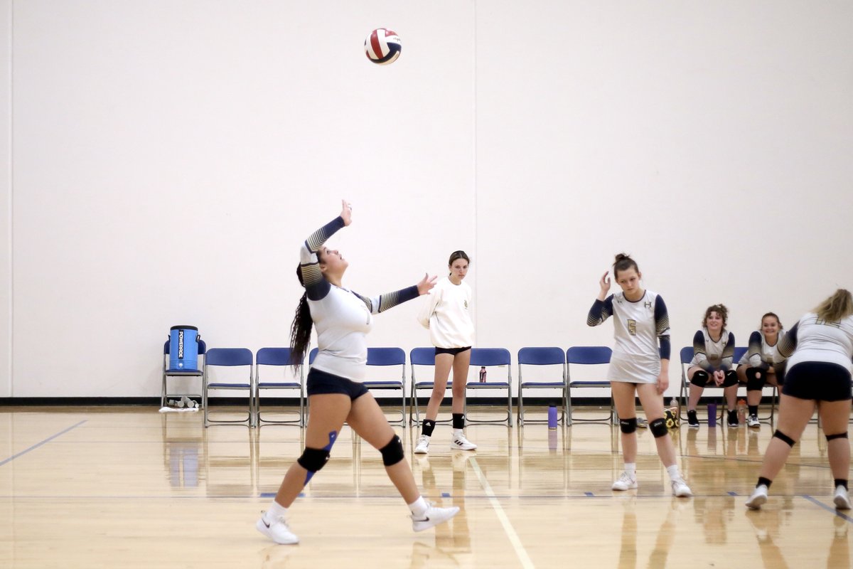 WSDinfo's tweet photo. Stopped by to cheer on Holt Volleyball π yesterday. That was a fun one to check off @DrTormalaWSD's #first100daychecklist! β @HoltADOffice https://t.co/Wedwa6XGLu