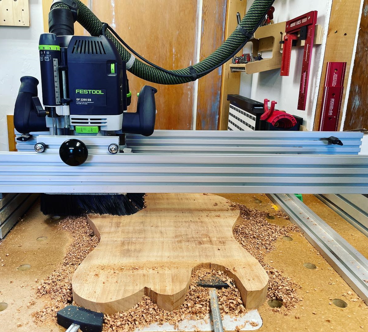 Woodhaven_com's tweet photo. Our Planing Sled is an affordable way to plane guitar bodies. It can also be used for surfacing or milling wide live-edge stock & slabs, resurfacing butcher blocks #woodhaven #woodworking #router #routerjig #routersled #woodworkingtools #woodworkingfun #woodworkinglife #liveedge https://t.co/Y56yvmgE3d