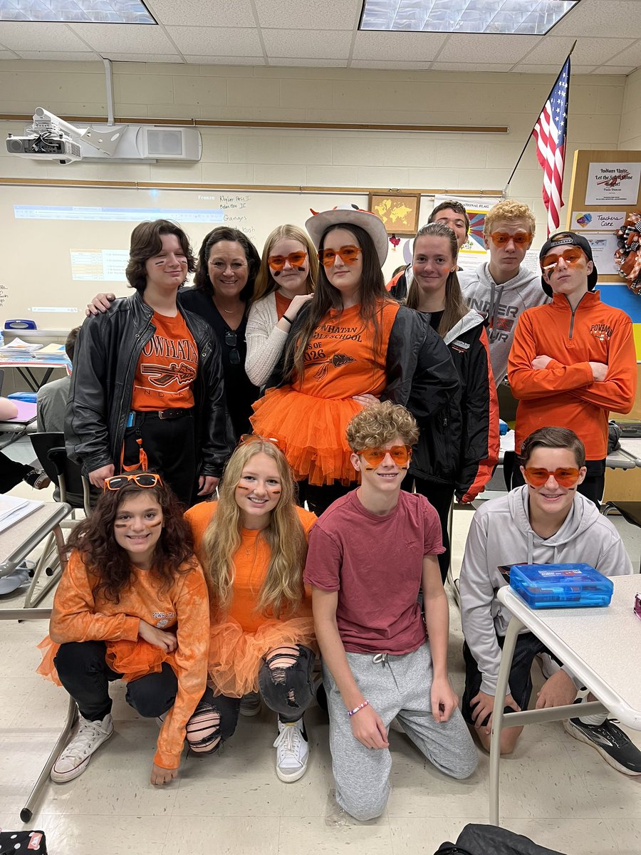 pduncan12's tweet photo. My APHUG students are just amazing!@PowhatanHS #homecomingweek https://t.co/Ux8OEWqRC6