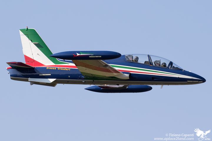 aplace2land's tweet photo. Low pass before landing at LILN after a post maintenance flight.

#freccetricolori #freccetricolorinelcuore❤️ #latuasquadrachevola #aeronauticamilitare #venegono #testflight #abovetheclouds #jesoloairshow #mb339 #mb339pan #pan #pattugliaacrobaticanazionale #tricolore #italianexce https://t.co/FL9T6q4Zcc