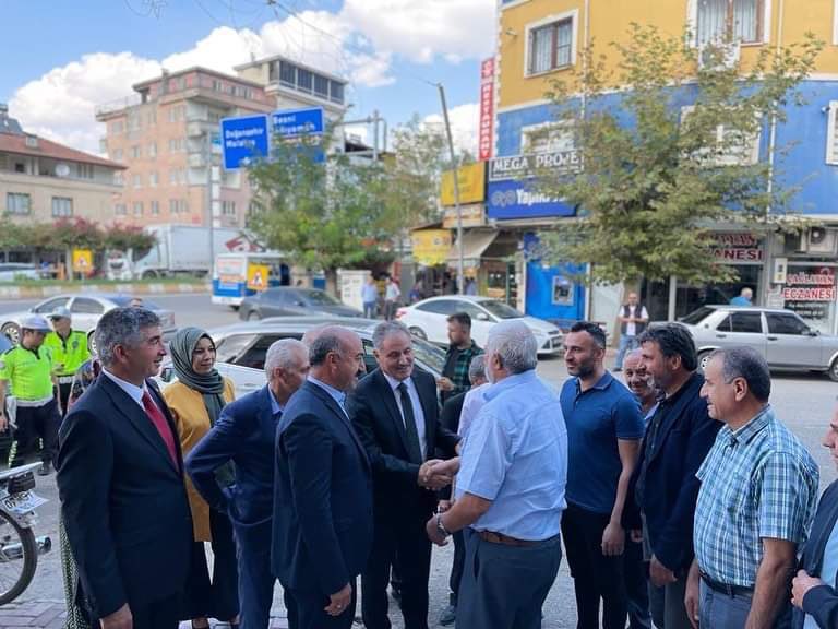 eenssnck's tweet photo. 2023 Şehir Buluşmaları kapsamında ilçemize gelen Malatya Milletvekilimiz Sn.@ahmetcakir44 teşkilatımızı ziyaret edip esnafları gezerek hayırlı işler diledi.Kendisine teşekkür ediyoruz.

#DurmakYokYolaDevam
#2023ŞehirBuluşmaları@AKGenclikGM @makifagirman @AhmetAYDIN_02 https://t.co/4HwyhZ2Xor