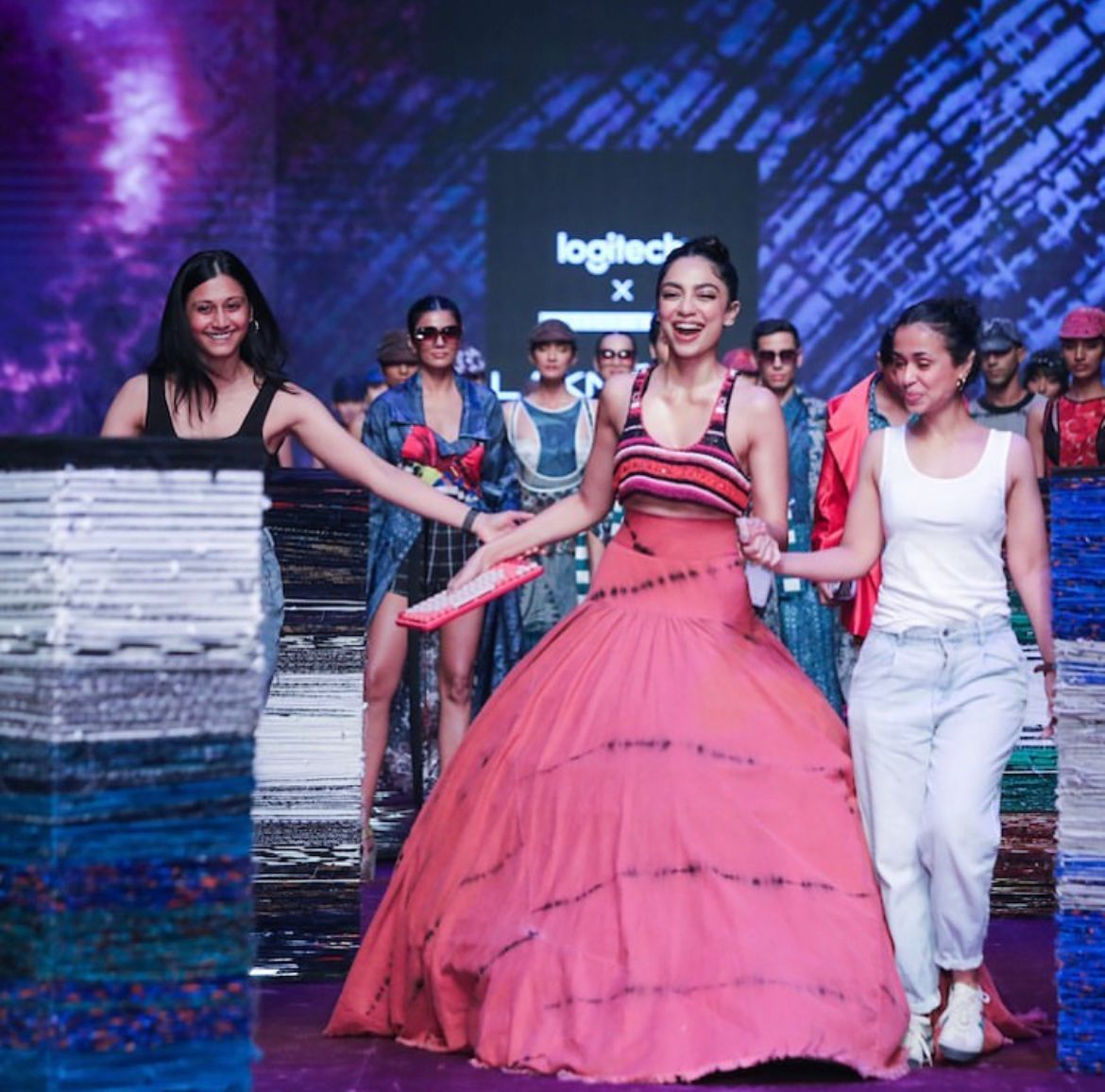 Logitech x Saaksha Kinni at Lakmé Fashion Week in partnership with FDCI. 

<a href="/India_Logitech/">Logitech India</a> <a href="/saakshakinni/">Saaksha & Kinni</a> <a href="/ILoveLakme/">Lakmé India</a>  <a href="/fdciofficial/">FDCI</a> <a href="/R1SEWorldwide/">RISE Worldwide</a>