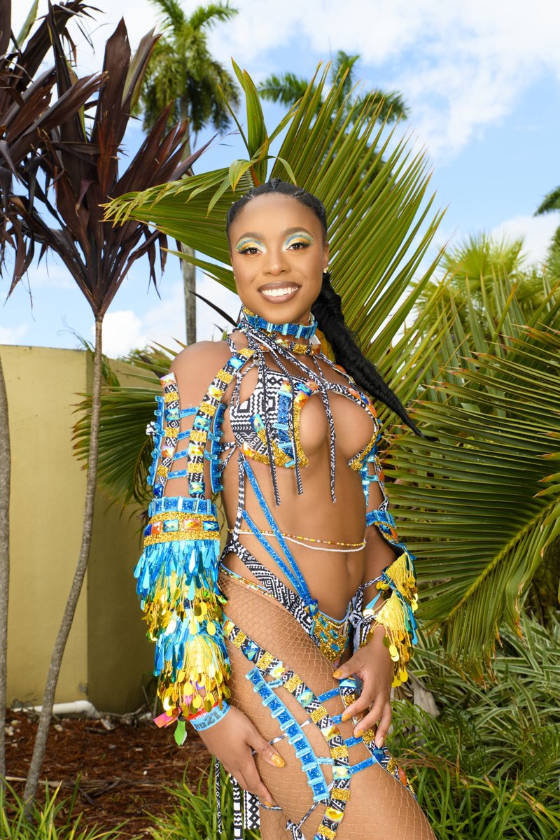 Sweetheartrayy's tweet photo. Calinda ๐๐๐ฌ๐พ #Miamicarnival2022 #miami #genxcarnival #genxmas https://t.co/QO73kfhQhv