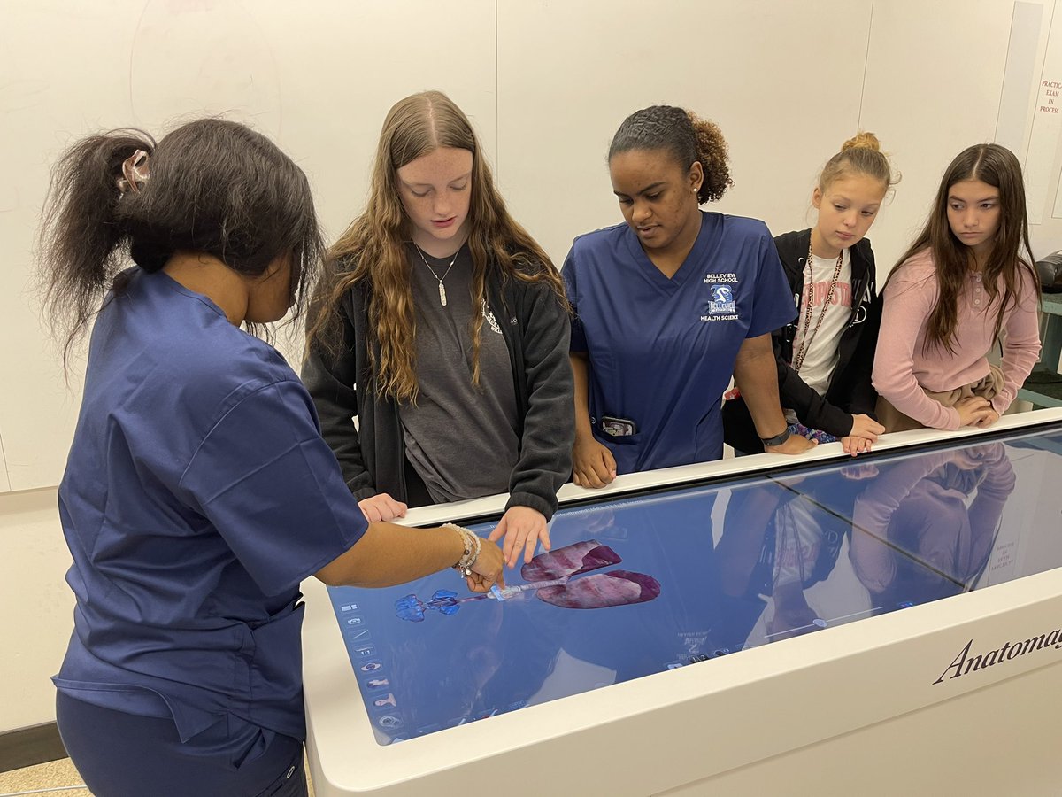 Thank you CF for the wonderful tour today of your science and health science departments! <a href="/FallonDriver/">𝔽𝕒𝕝𝕝𝕠𝕟 𝔻𝕣𝕚𝕧𝕖𝕣</a> <a href="/BHSTaddeo/">Stephanie Taddeo</a> @BHS_MrsGlisson