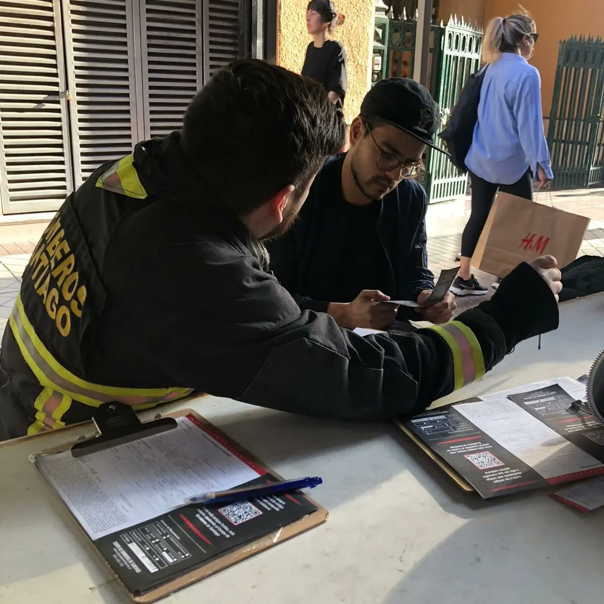 Continuamos en campaña económica para la captación de nuevos socios, durante este día nuestro punto de captación se encuentra en Huérfanos y San Antonio, ayúdanos, SALVAR VIDAS, SÍ TIENE PRECIO y tú puedes ser parte de ello.