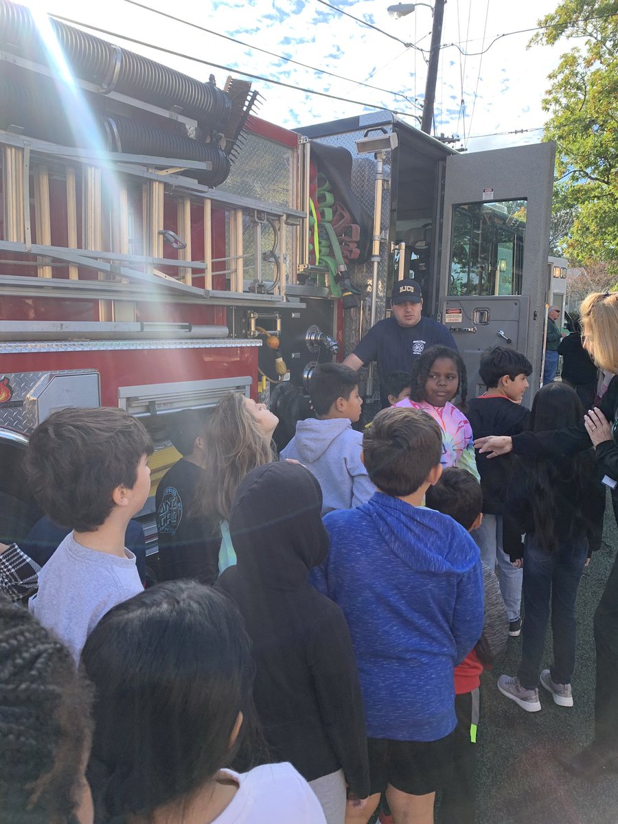 2Sisthebest's tweet photo. Thank you to the Bradley Beach Fire Dept. for teaching us fire safety tips! 🚒 #2sisthebest #october #firesafety https://t.co/yjWqtfHk9Q