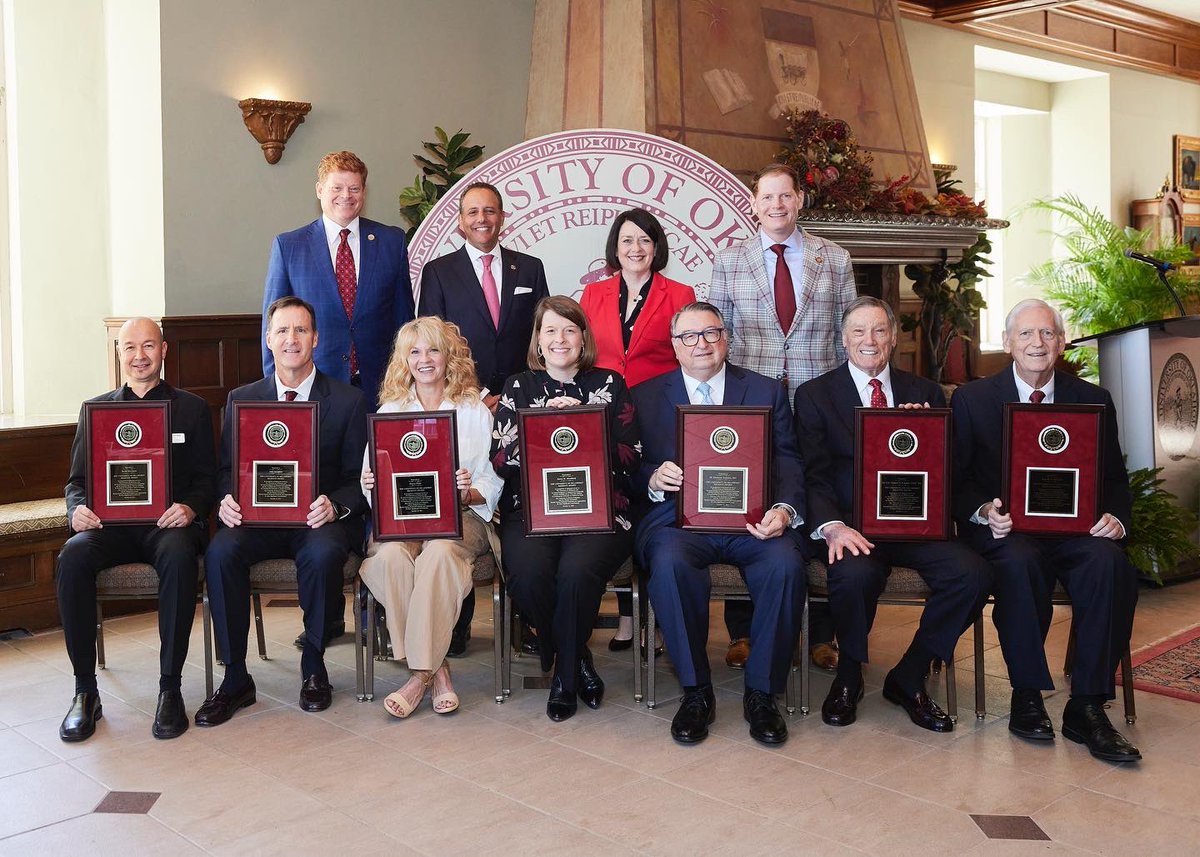 OU_President's tweet photo. The Regents’ Alumni Award is given to those who demonstrate exceptional dedication and service to OU. Today, we presented 10 outstanding alumni and friends with this prestigious honor. We even had a few special guests who accepted on behalf of some of our honorees! #OUFamily https://t.co/VM1ryOUwXw