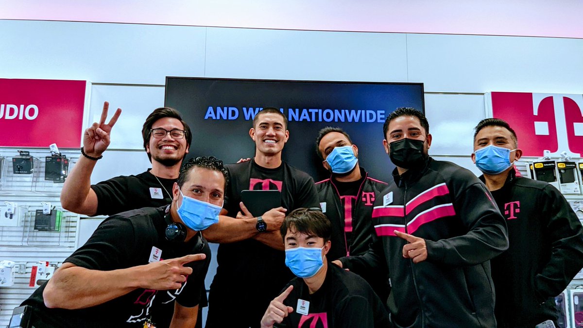 #ThisIsCalvine had a great visit from @Eli_Hy ! The role playing/education on the Value Added Features Equation has the team motivated and ready to win. #TMobileForBusiness @leba99 @pvotran