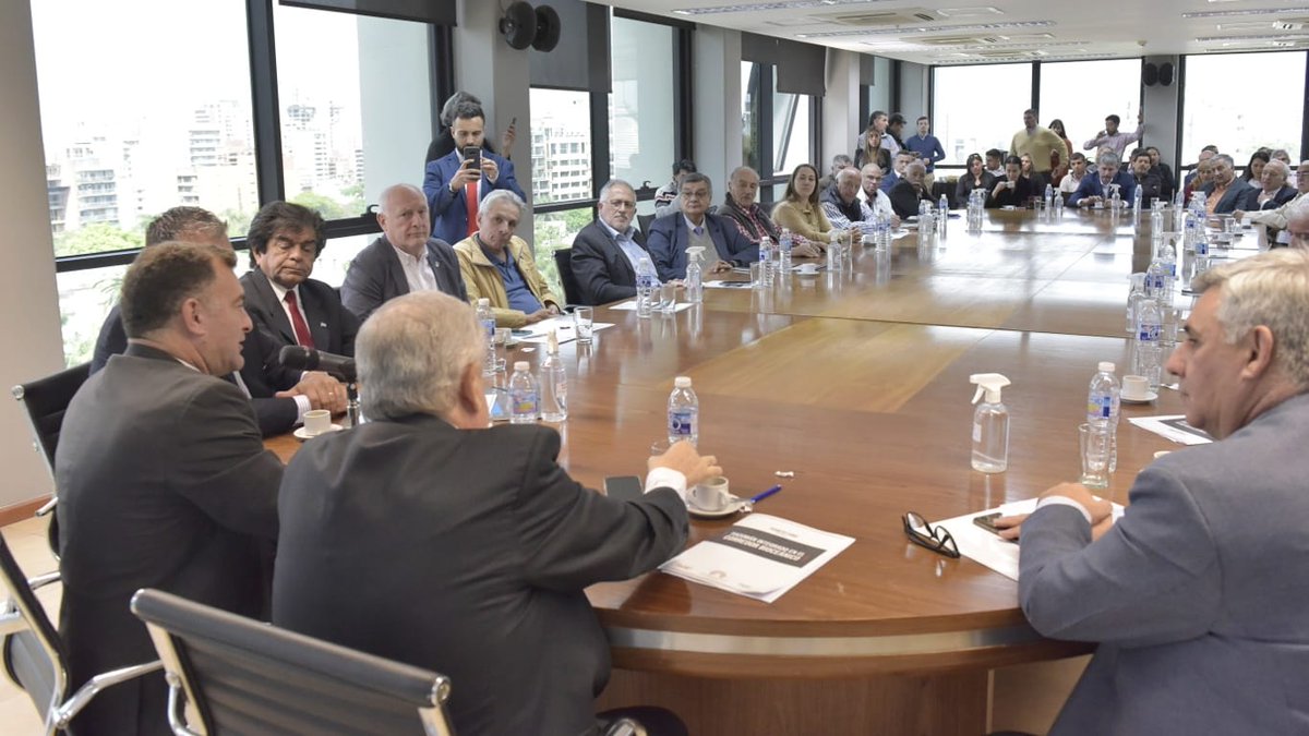 AlbarracinDif's tweet photo. Con la participación de referentes del sector público y privado, locales y de la provincia vecina de Catamarca, realizamos una nueva edición del Foro "Tucumán integrado en el #CorredorBioceánico"
Una instancia más para seguir dando impulso al proyecto de la nueva traza de #RN65 https://t.co/yyudFkZM7l