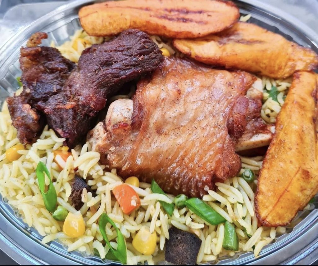 OyotomiFoods's tweet photo. Like for fried rice. Retweet for Jollof Rice 😋 https://t.co/ocO3tkCvKb