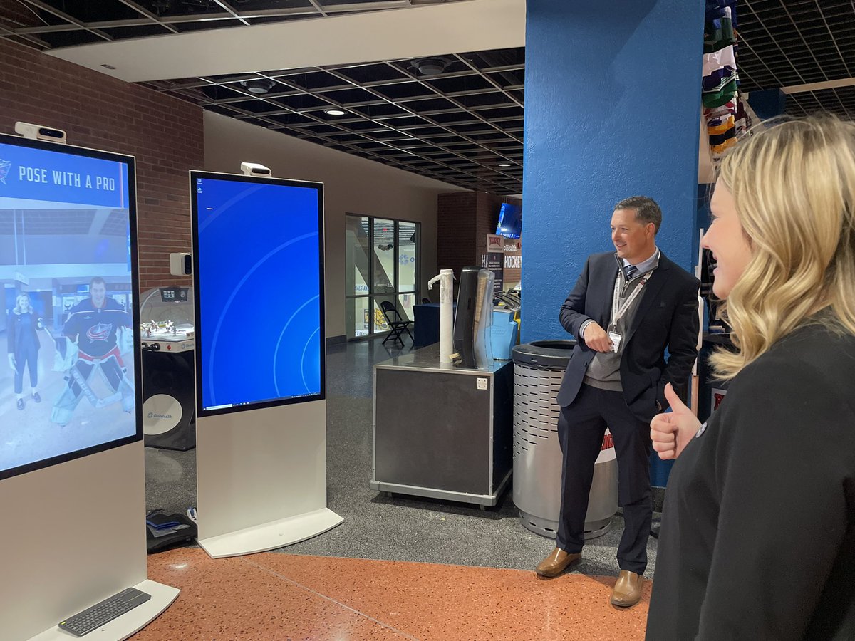 JacketsInsider's tweet photo. New at Nationwide Arena this year as well — Pose with a Pro. You can pick a #CBJ player and get your picture with them on the Nationwide concourse like you’re old pals. Thanks to @EakinMorgan for serving as our test subject. https://t.co/NJvzwXyBjx