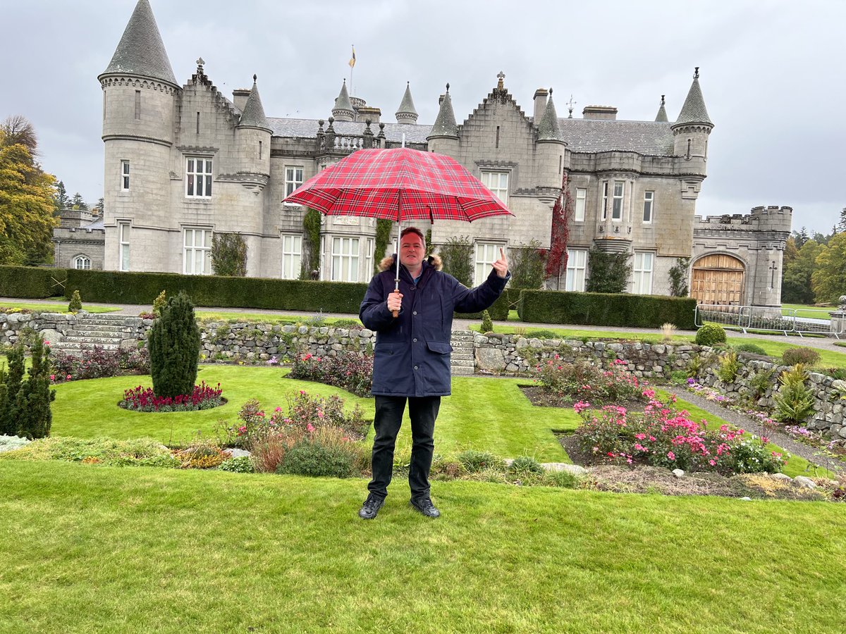 Rolmeister147's tweet photo. Visiting where the Queen died #metal https://t.co/L2tRvBMohj
