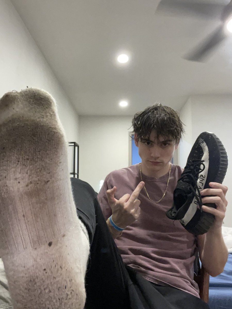 BestSockMasters's tweet photo. #footmaster @MasterKane10 killing it with the socked foot content!

🧦🧦🧦

#findomfeet https://t.co/gNPtgLqRIz