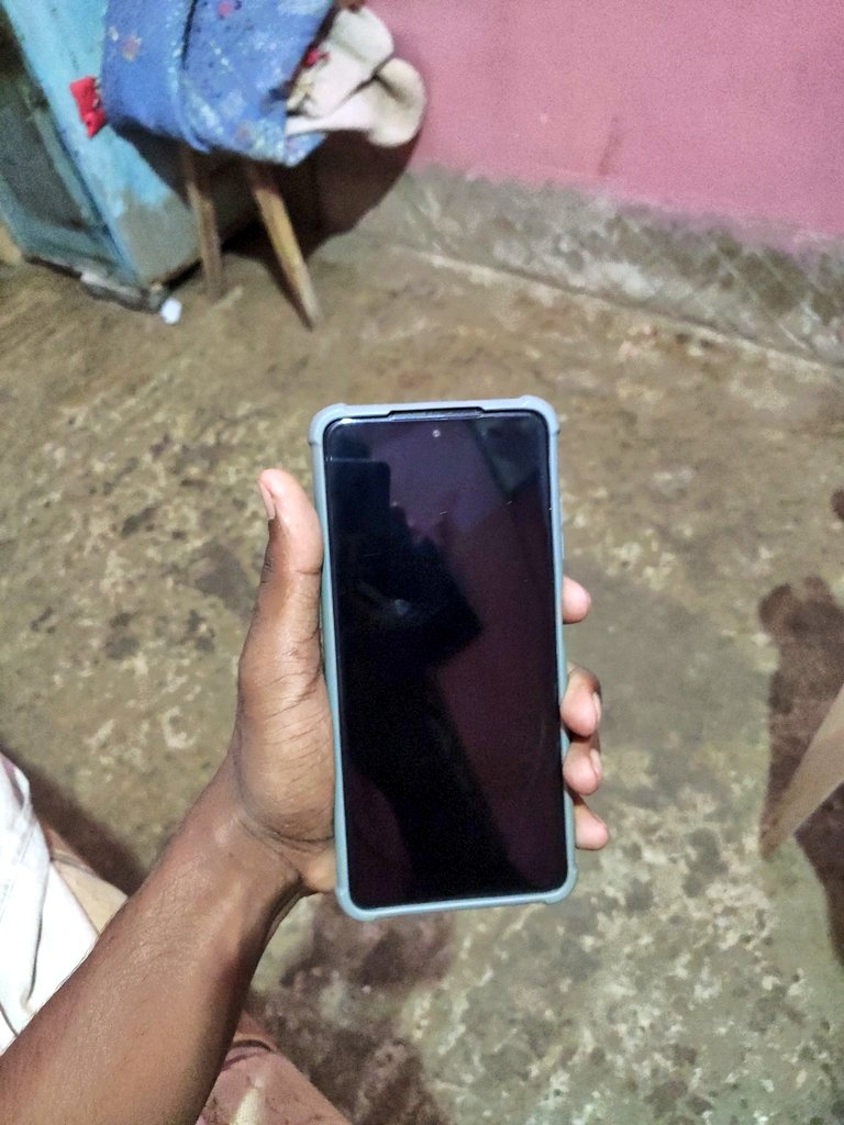 ShadanShams3's tweet photo. Finally dead poco x3 pro ,19000
Kya hua binod ,ab kaise hoga solution 
,Kya ab (poco ya mi) kharidna chahiye
,don't buy poco 
please solve team thank you @POCOGlobal @Himanshu_POCO @manukumarjain @Xiaomi https://t.co/S52oQhnNoQ