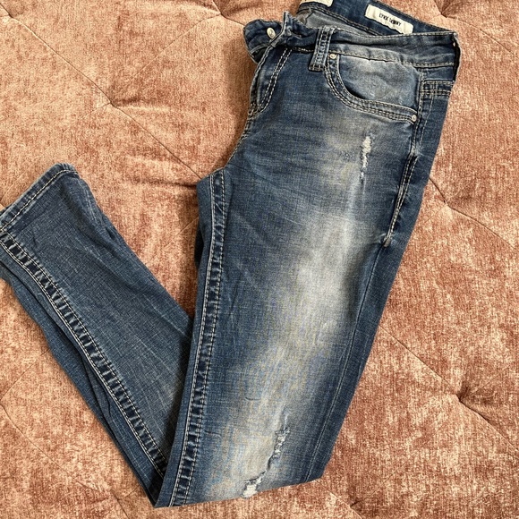 So good I had to share! Check out all the items I'm loving on <a href="/Poshmarkapp/">Poshmark</a> from @earth33energies #poshmark #fashion #style #shopmycloset #beatsbydre #anthropologie #daytrip: posh.mk/rdbibUr37tb