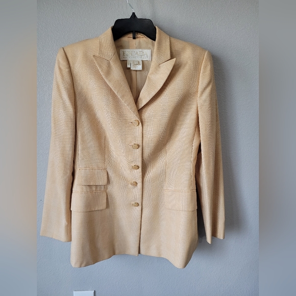 JenniPeaden's tweet photo. So good I had to share! Check out all the items I'm loving on @Poshmarkapp from @MontysMontage #poshmark #fashion #style #shopmycloset #escada #bensherman: https://t.co/19zsjjUSJ0 https://t.co/koCpIxq7aq