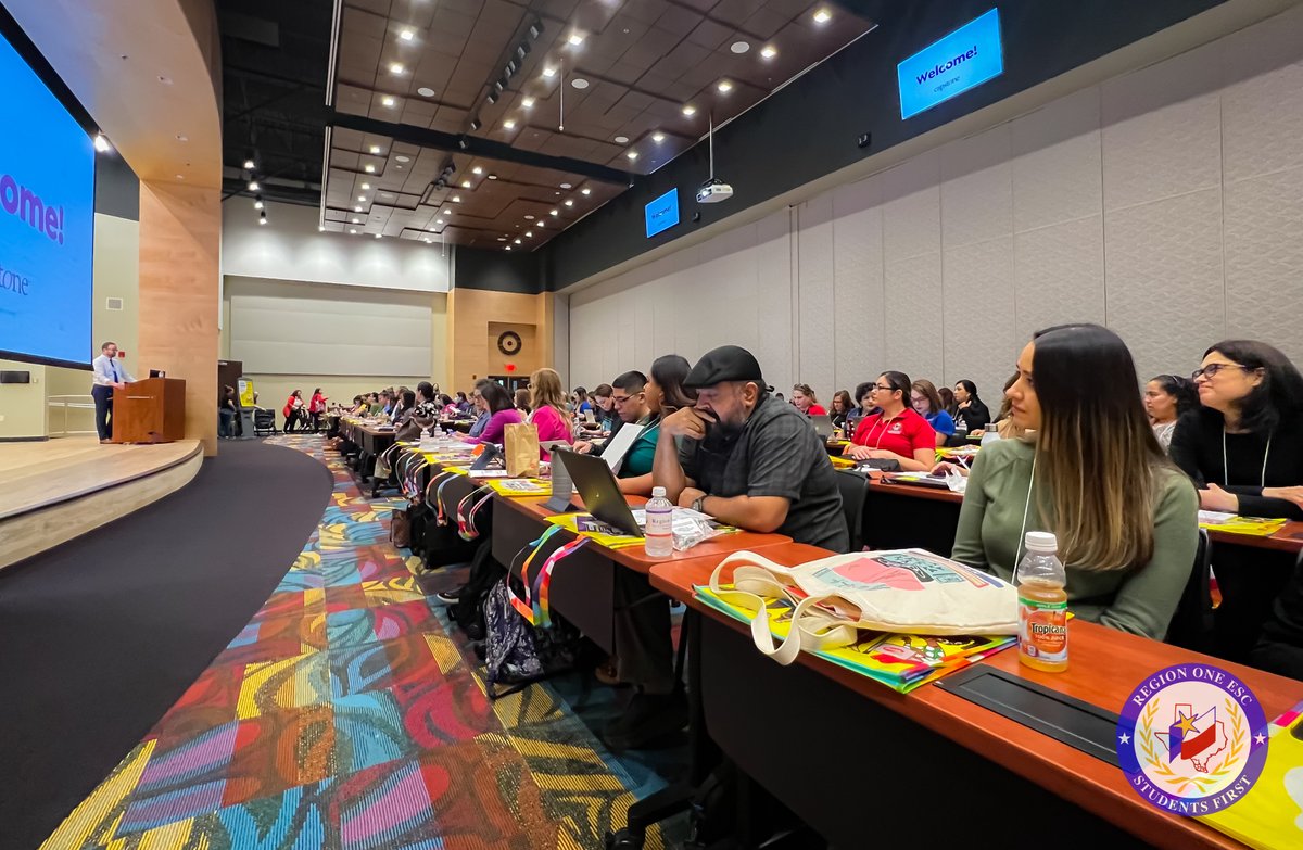 RegionOneESC's tweet photo. It was a great day at Region One! We welcomed over 200 librarians, educators and school administrators to the @esc1library 2022 Fall Media Fair. The day of learning focused on promoting literacy among students. We ♥️ our librarians!

#studentsfirst https://t.co/Ur0S45bKnZ
