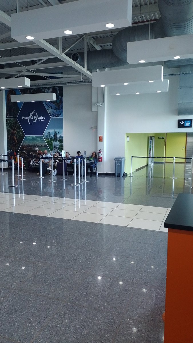 davidalleninfo's tweet photo. @ccortizo #wingo Tell us how why you moved my international flight to Pacifo airport, Panama with zero water or food facilities, and 6 chairs for +500 of people ... Plus zero communication about this so what will be 3+ hours without water or food is now all day starvation. https://t.co/nSf2SdqM6a